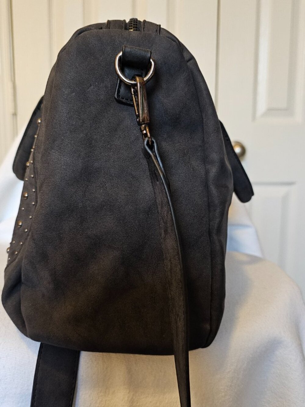 Violet Ray, women's purse grey, silver trim, outside pocket shoulder strap - Picture 6 of 12